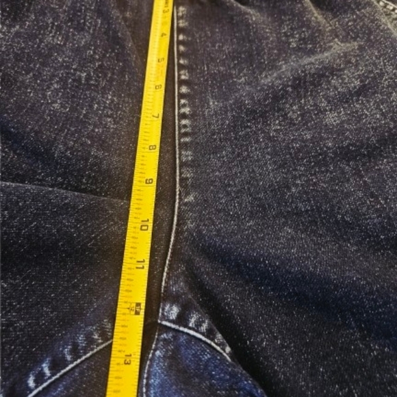 Madewell Slouchy Sweatpant Jeans in Gaines Wash Dark Denim - Picture 9 of 11